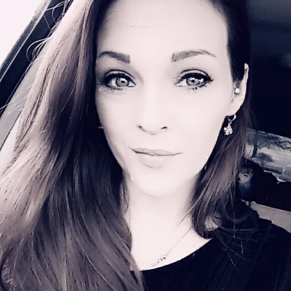 Meet your Posher, Elise - Picture 5 of 5